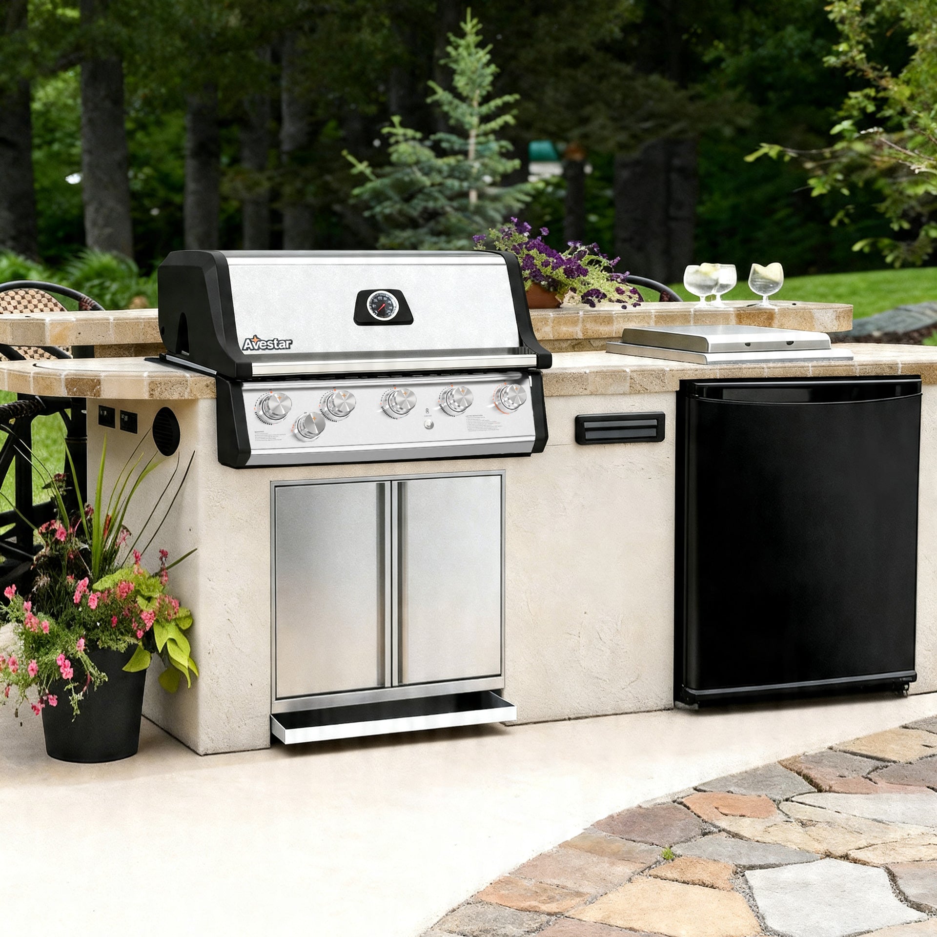 MI26502 | 32" Stainless Steel Built-in 74000 BTU Gas Grill